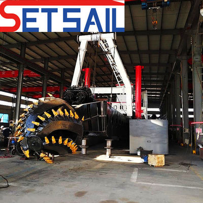 Maximum Discharge Distance of 800-5000 Meters Cutter Suction Dredger with HDPE Tube