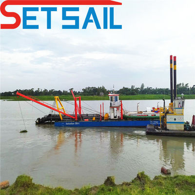 26 Inch Cutter Suction Mud Dredger with Long Discharge Distance and Customized Design