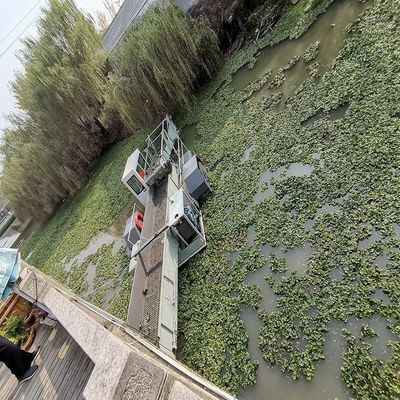 Water Hyacinth Cleaning Professional Aquatic Weed Harvester with 3.5-5kn/H Working Speed