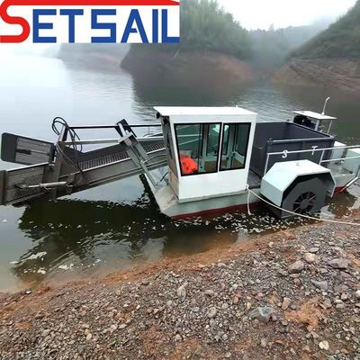 Draft 0.55m-2m Aquatic Weed Harvesting Machine with Working Speed of 3.5-5kn/H